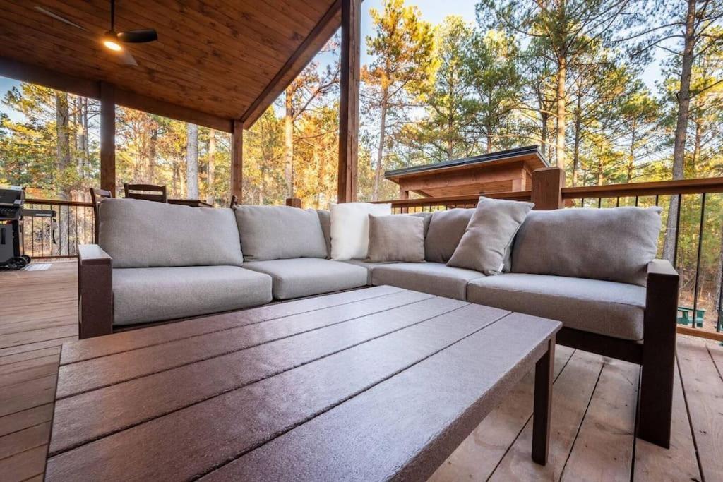 The Blaylock Cabin, 2 King, Hot Tub, Pet Friendly! Broken Bow Eksteriør bilde